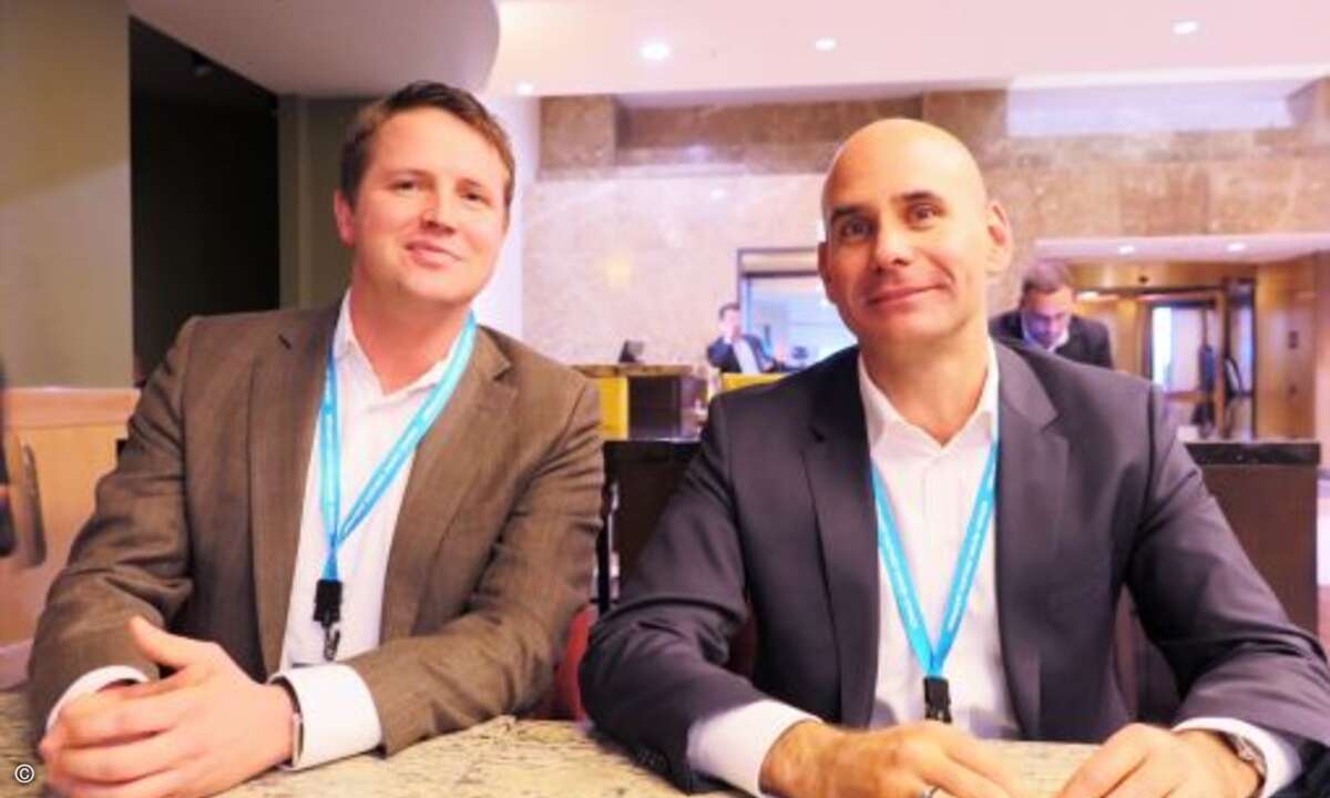 Die Sieger von Comparex: Marco Vogel, Senior Manager Alliances EMEA (links), und Holger Pfister, Executive Vice President Partners. Der IT-Dienstleister aus Leipzig wurde in San Francisco als VMware-Renewal-Partner des Jahres ausgezeichnet. (Foto: CR