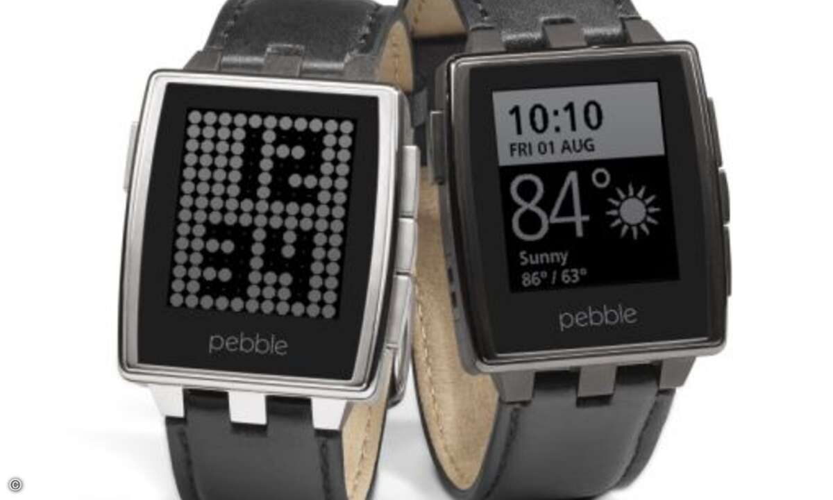Die Pebble Smartwatch kommt im Look der Achtziger daher. Sie ist Designtechnisch genau das Gegenteil von Samsung und Co. Die Pebble Steel soll vor allem eine Armbanduhr mit Smartwatch-Anbindung sein. Damit ist sie eine interessante Alternative zu den
