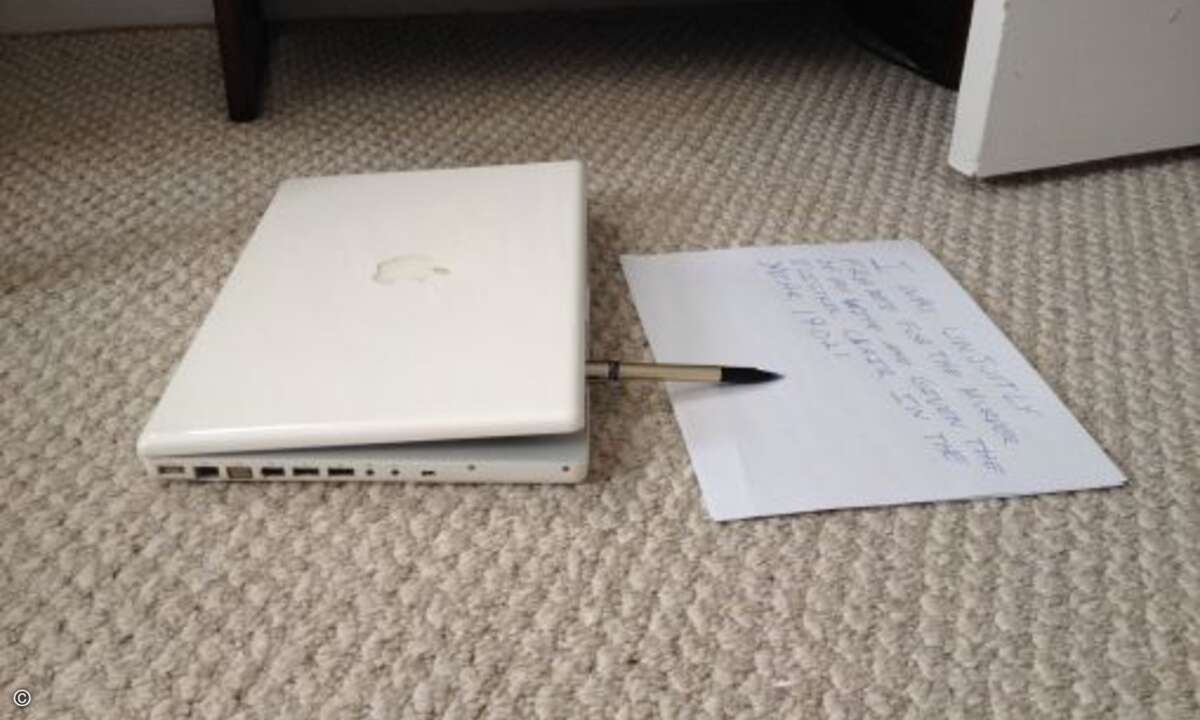 Manchmal teilt sich das verfluchte MacBook per Stift und Zettel mit... (Foto: Screenshot eBay)