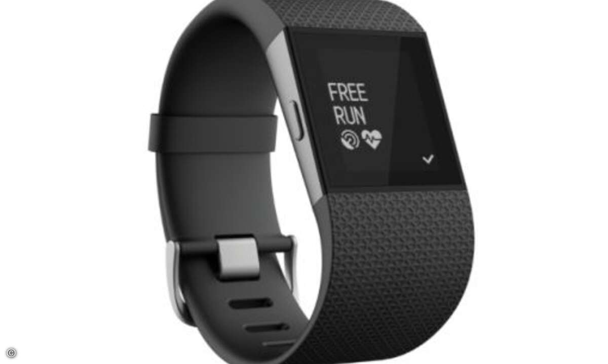Ab April ist die Fitbit Surge auch in Deutschland zu haben (Foto: Fitbit)