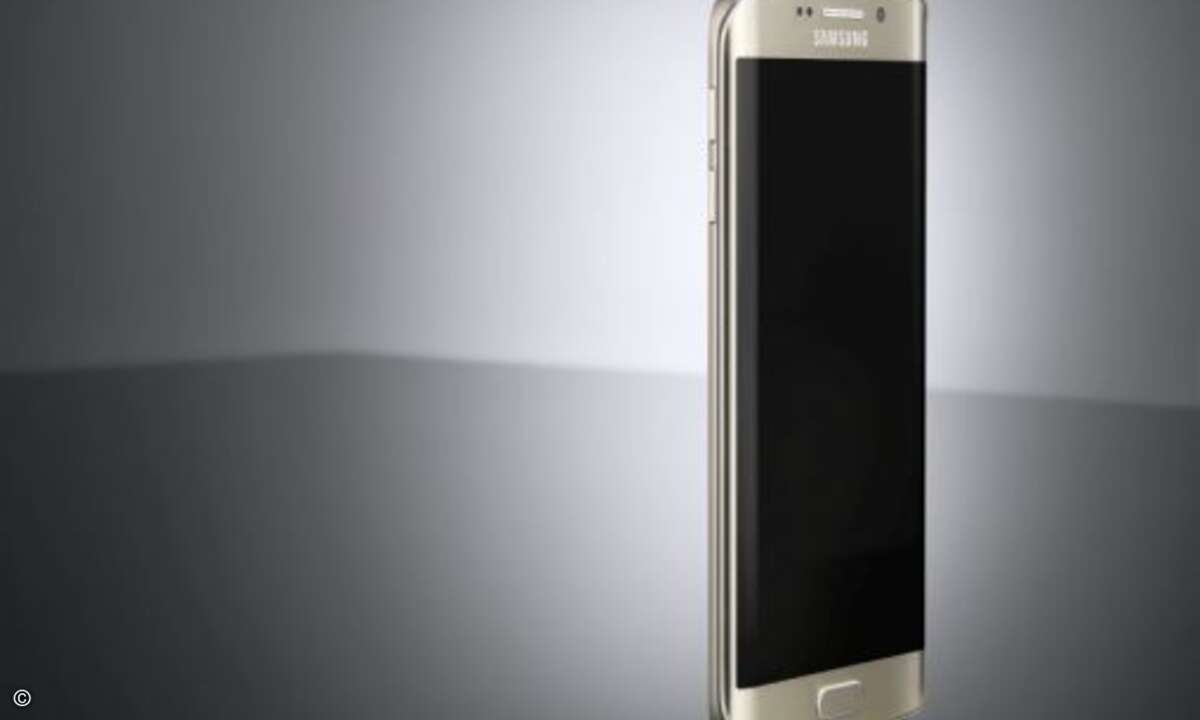 ...im S6 Edge hingegen auf 2.600 mAh (Foto: Samsung)