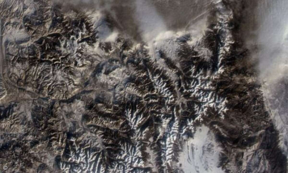 Zum hundersten Geburstag des »Rocky Mountain Nationalpark« gabs ein Foto von der ISS, aus ungewöhnlicher Perspektive. (Foto: Nasa)