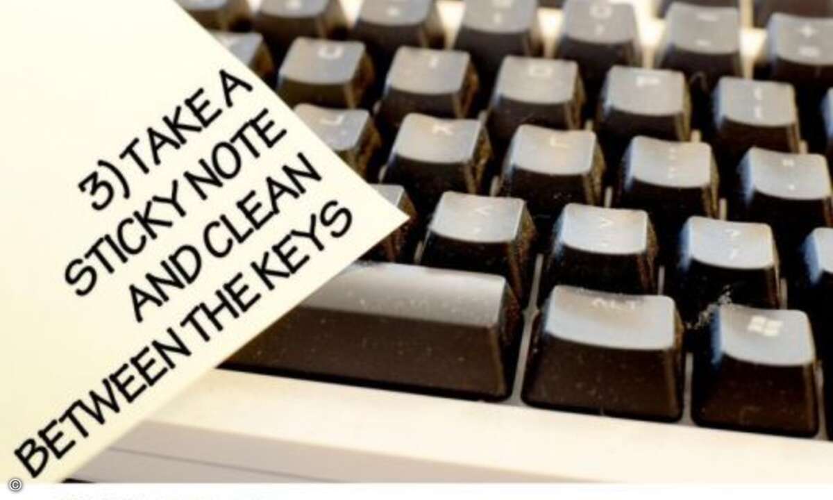 Für die Zwischenräume die klebende Seite einer Haftnotiz nehmen .. (Foto: twitter.com/CoolerMaster)