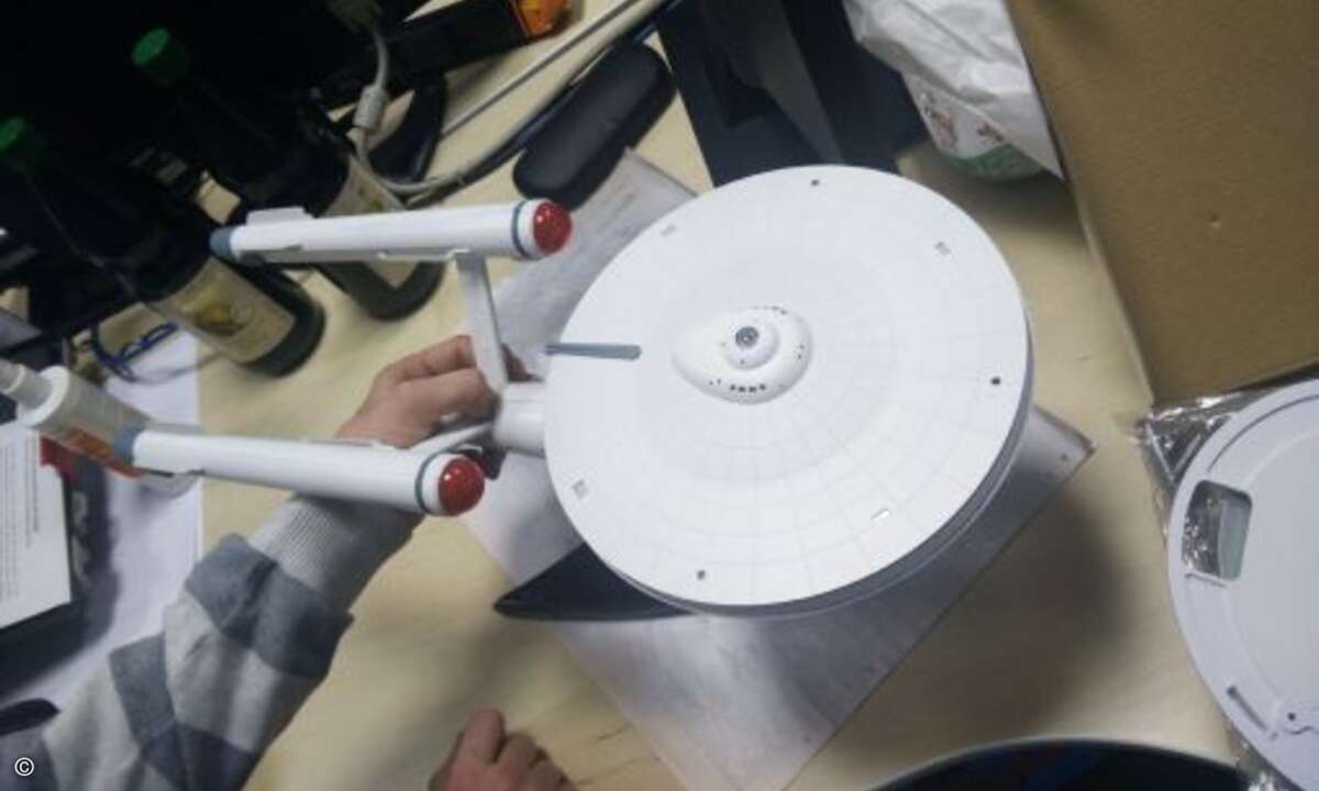 Damit die elektronik auch Testflüge aushält, sollte sie allerdings etwas besfestigt werden (Foto: Kauch und Schwarz)
