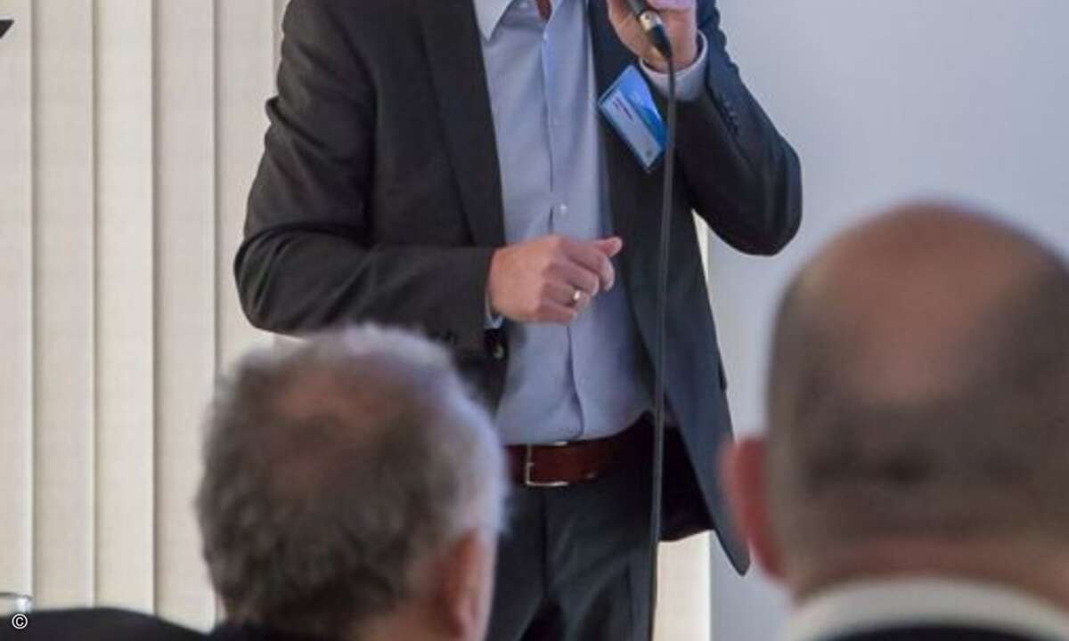 ...und der Begrüßung von Aetka-Vorstand Uwe Bauer