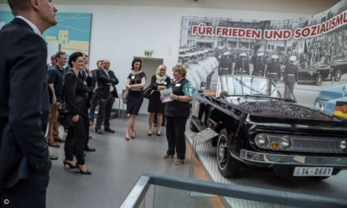 Nur schauen, leider nicht fahren: Die Autos boten für die Besucher einen tollen Blickfang