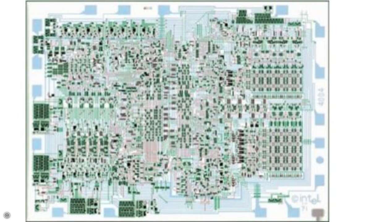 Der erste programmierbare Mikroprozessor war der 4-bit 4004 von Federico Faggin (der später Zilog gründete) im Auftrag von Busicom Corp. (Japan) für einen Taschenrechner. Er war der Startpunkt für Moores Law. (Foto: Intel)