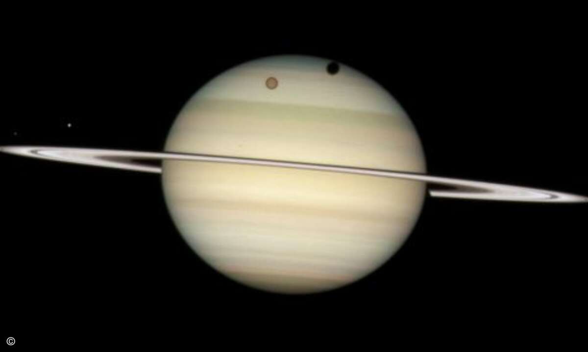 Saturn, der sechste Planet unseres Sonnensystems, ist rund 1,4 Milliarden Kilometer von der Sonne entfernt (Foto: NASA, ESA, and the Hubble Heritage Team (STScI/AURA)