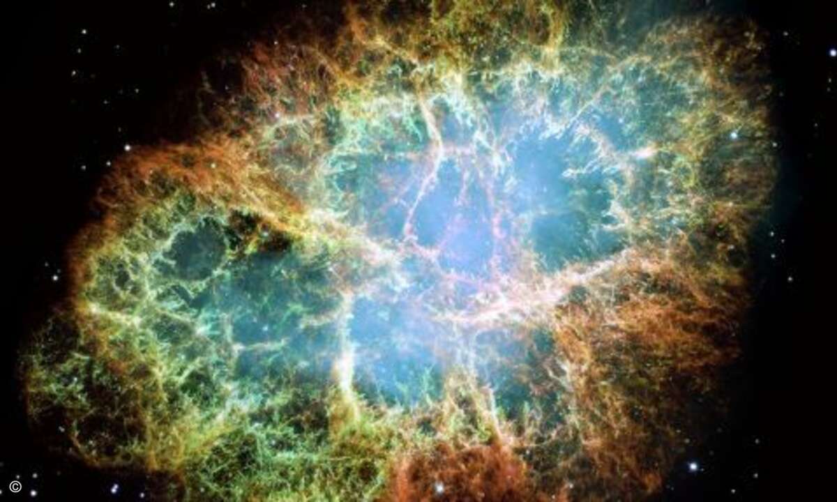 Krabbennebel in der Taurus-Konstellation: Entfernung 6.500 Lichtjahre entfernt, expandiert der Nebel als Folge einer Supernova. Diese war bereits von chinesischen Astronomen im Jahr 1054 registriert worden (Foto: NASA, ESA, and J. Hester (Arizona St