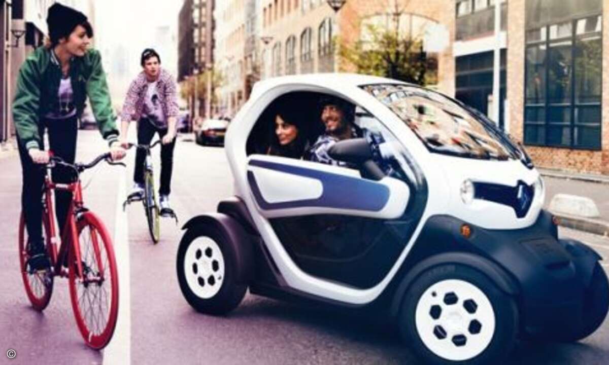 Renaults von einigen Experten als elektrisch angetriebene Einkaufstüte verspotteter Stadtflitzer Twizy erfreut sich bei den Kunden insbesondere als Zweitwagen einiger Beliebtheit und schaffte es mit 573 Neuzulassungen auf den neunten Platz. (Foto: R