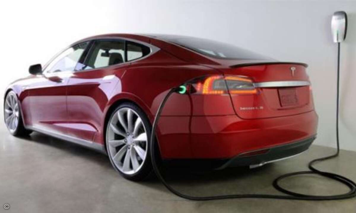 Mit 814 Zulassungen seiner Limousine Tesla S schnappte kam der hochgelobte Elektroautopionier auf den sechsten Rang. (Foto: Tesla)