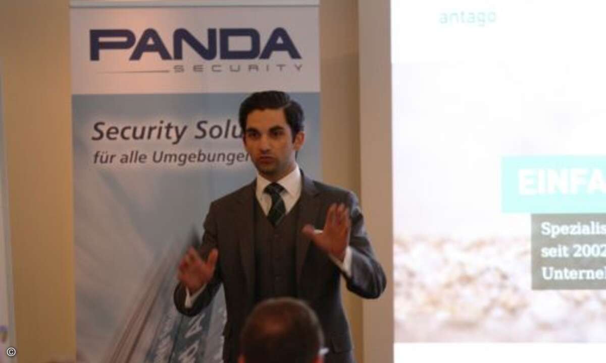 … lauschten spannenden Vorträgen wie dem von Alexander Dörsam (Antago), der zeigte, wie einfach Cyberangriffe sein können (Foto: Panda Security)