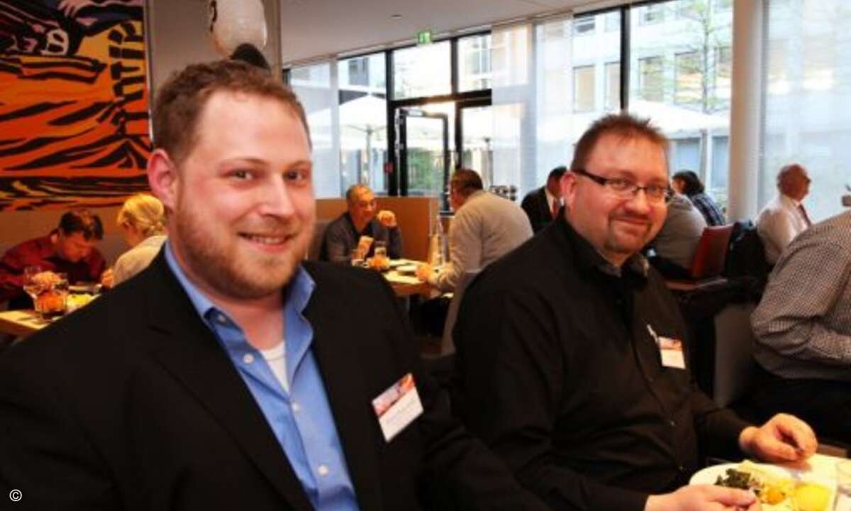 Austausch unter Kollegen: Simon Papenkordt von Pro-Org-EDV Service und Jörg Lewin von ComMediaFactory (Foto: Panda Security)