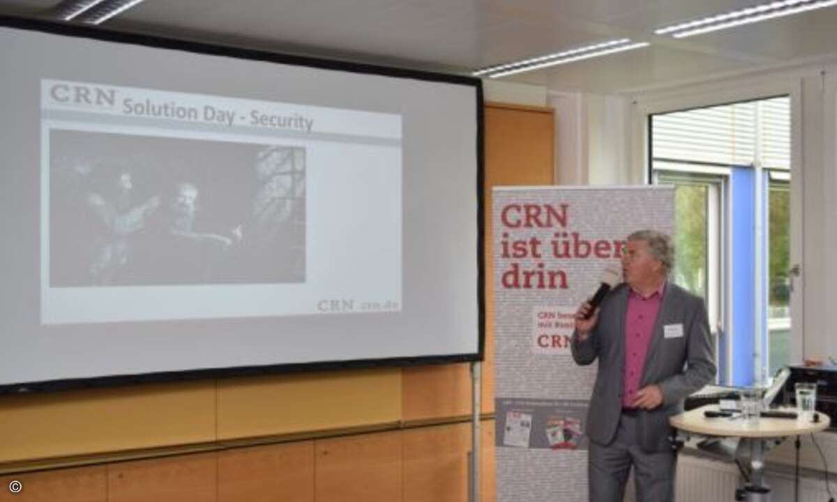 CRN-Chefredakteur Martin Fryba begrüßt die Teilnehmer zum Security Solution Day (Foto: CRN)