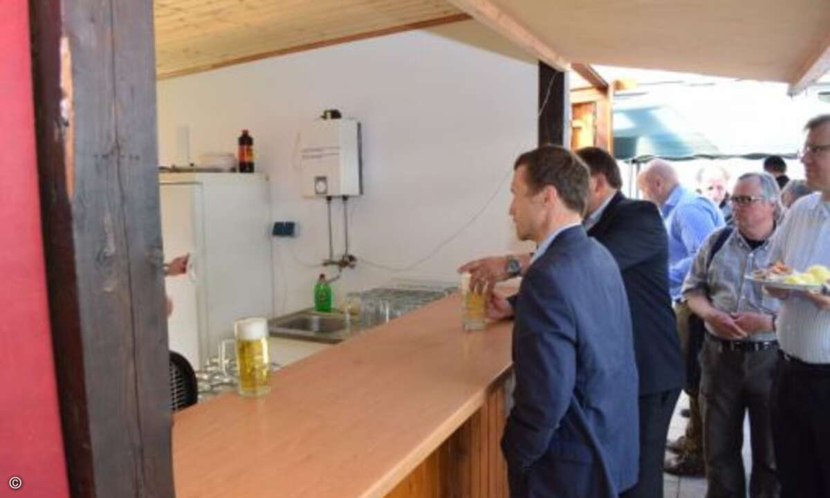 Auch Bier und andere Getränke zur Erfrischung wurden ausgeschenkt (Foto: CRN)