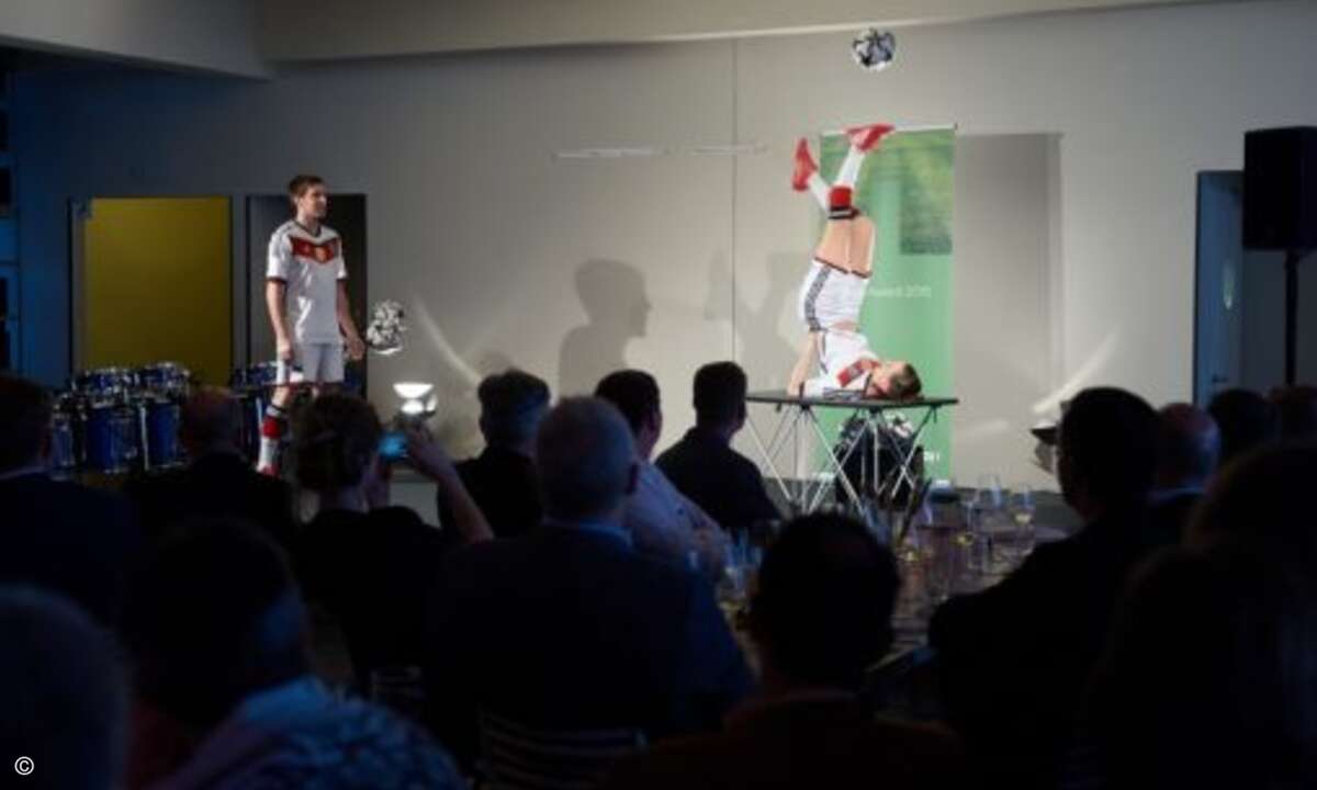 Das Programm orientierte sich am Motto des Abends: Feiern wie die Weltmeister (Foto: NetApp)