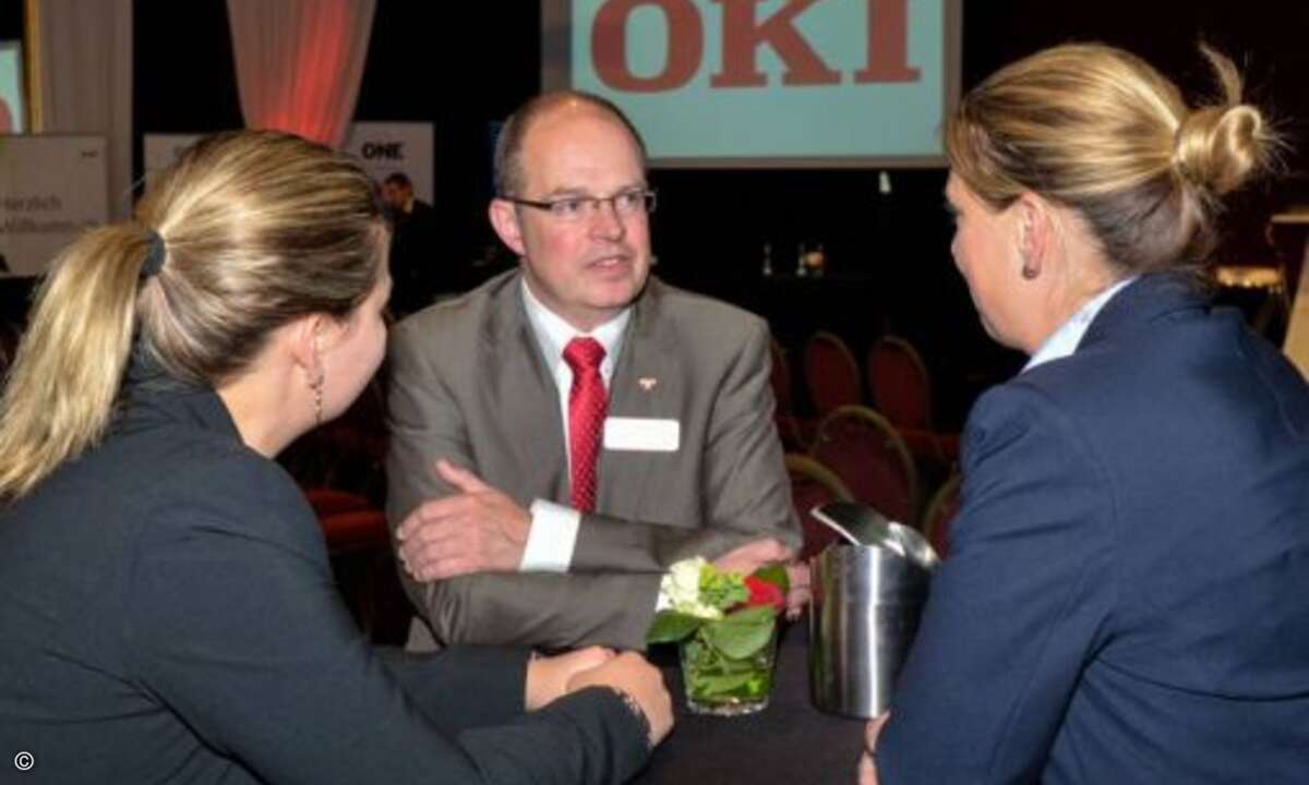 Kay Strucks im Gespräch  (Foto: Oki Systems)