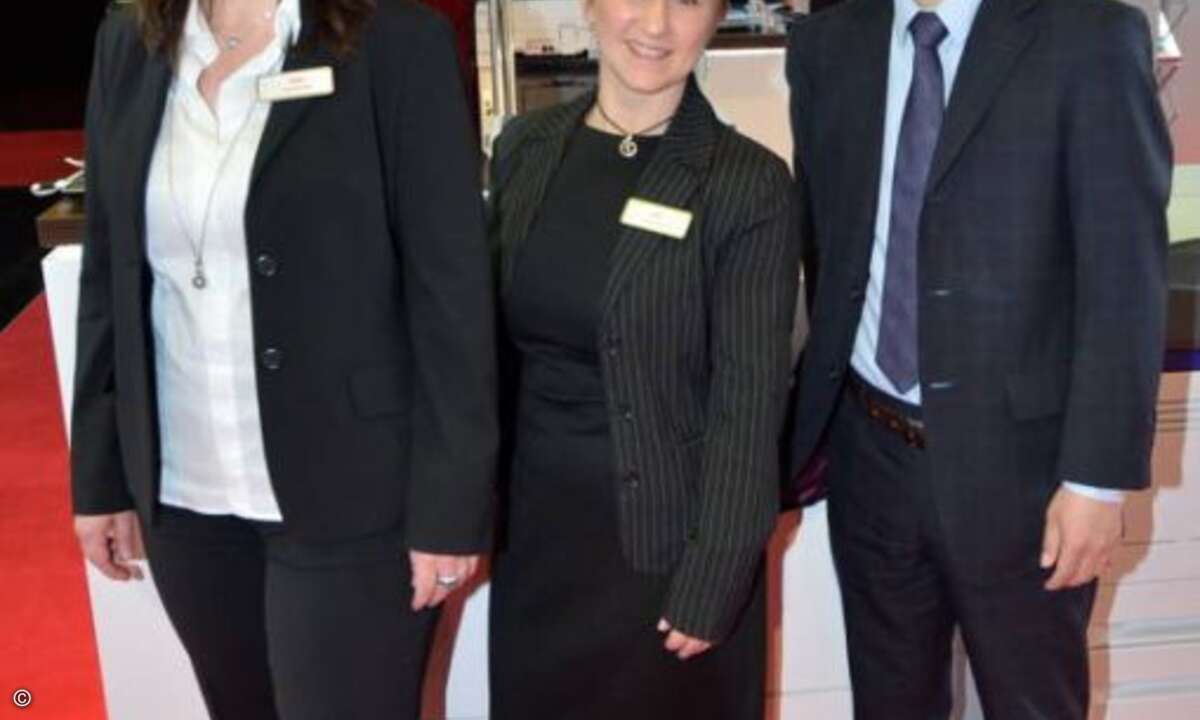Birgitt Hornung, Alexandra Zymla und Tetsuya Kuri (Oki) (Foto: Oki Systems)