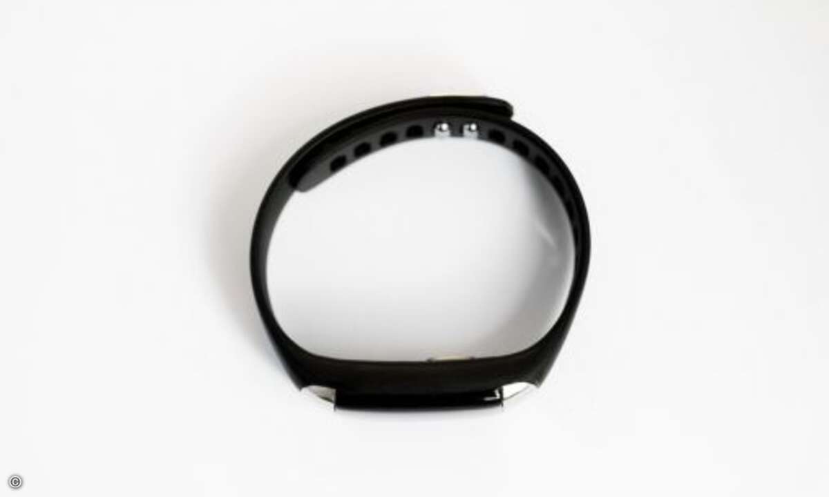 Das Lycos Band ist ein Fitnesstracker, kann aber auch das Smartphone fernsteuern, es unter anderem entsperren, den Austausch von Kontaktinfos anstoßen oder den Versand von Nachrichten einleiten (Foto: Lycos)