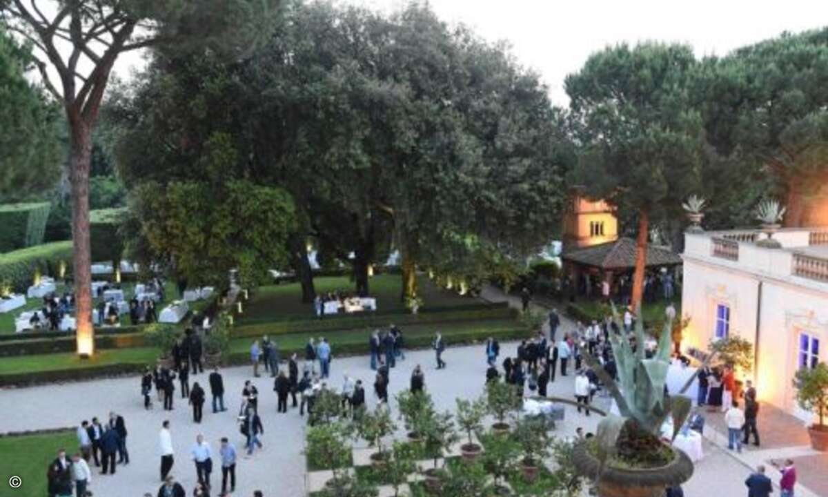 Viel Grün und Sonne statt Konferenzraum (Foto: Sophos)