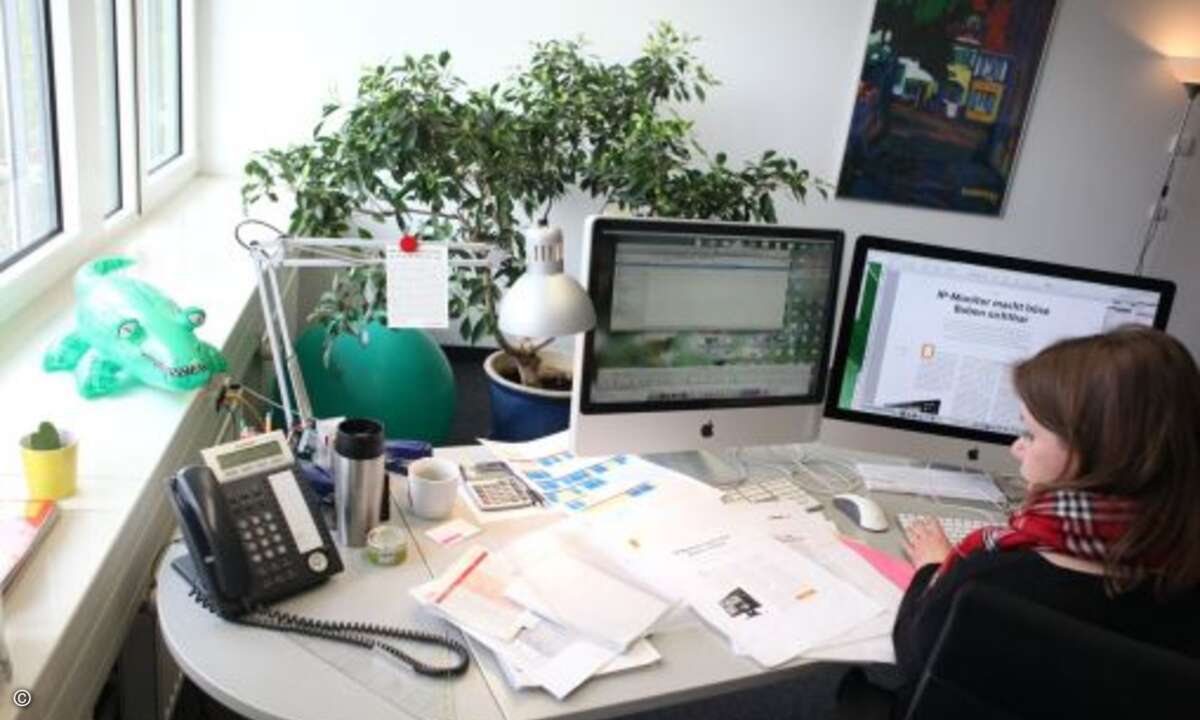 Ein Blick über die Schulter von CRN-CvD Andrea Fellmeth-Schlesinger (Foto: Andreas Bohnenstengel)