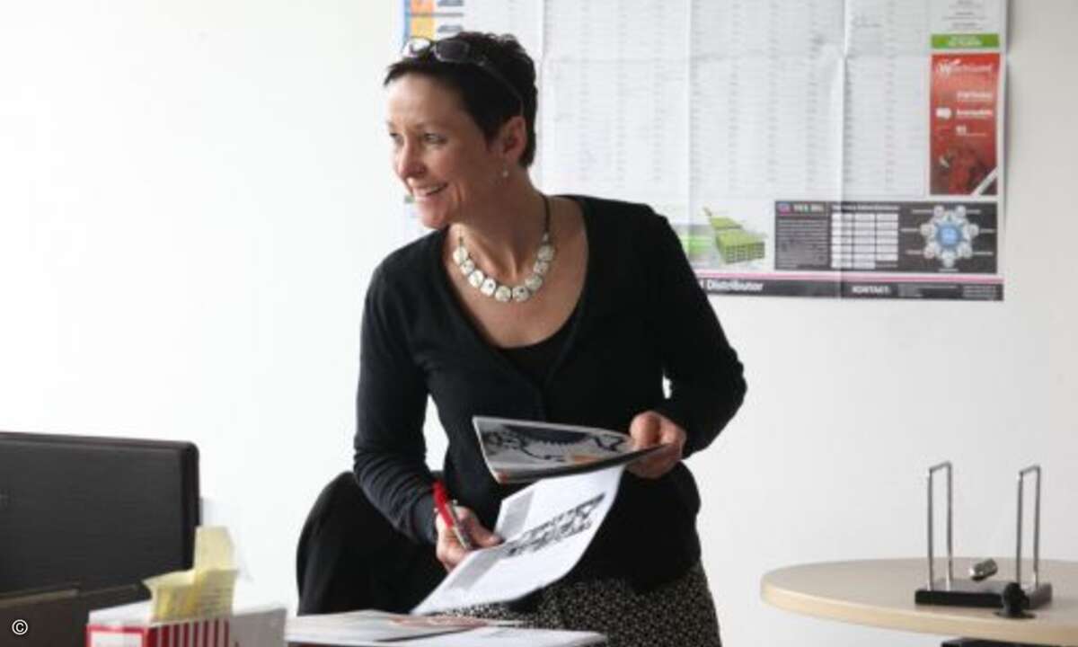 Susanne Kilgenstein kümmert sich um das Marketing (Foto: Andreas Bohnenstengel)