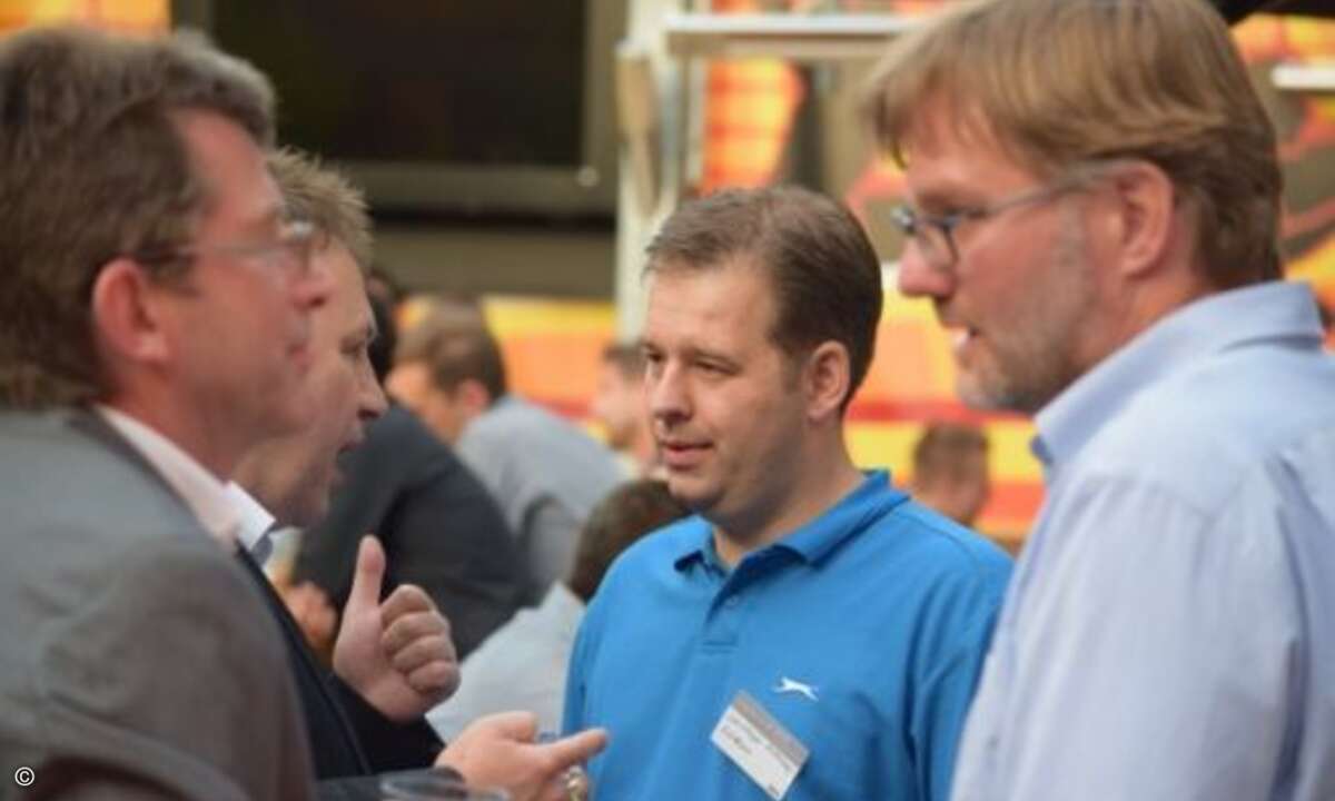 Natürlich blieb bei allem Feiern auch Zeit für ernsthafte Business-Gespräche (Bild: CRN)