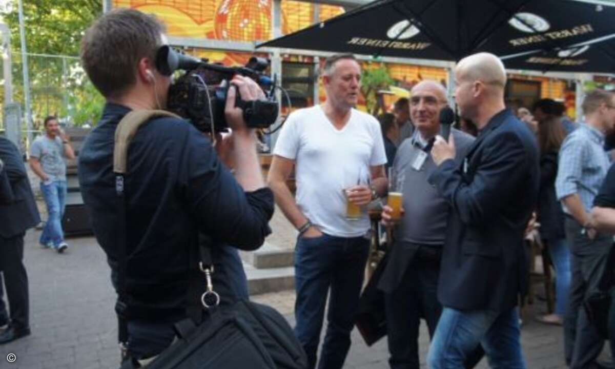 Am Ausstellerabend stellte sich der Tarox-Vorstand auch der CRN TV-Kamera (Bild: CRN)