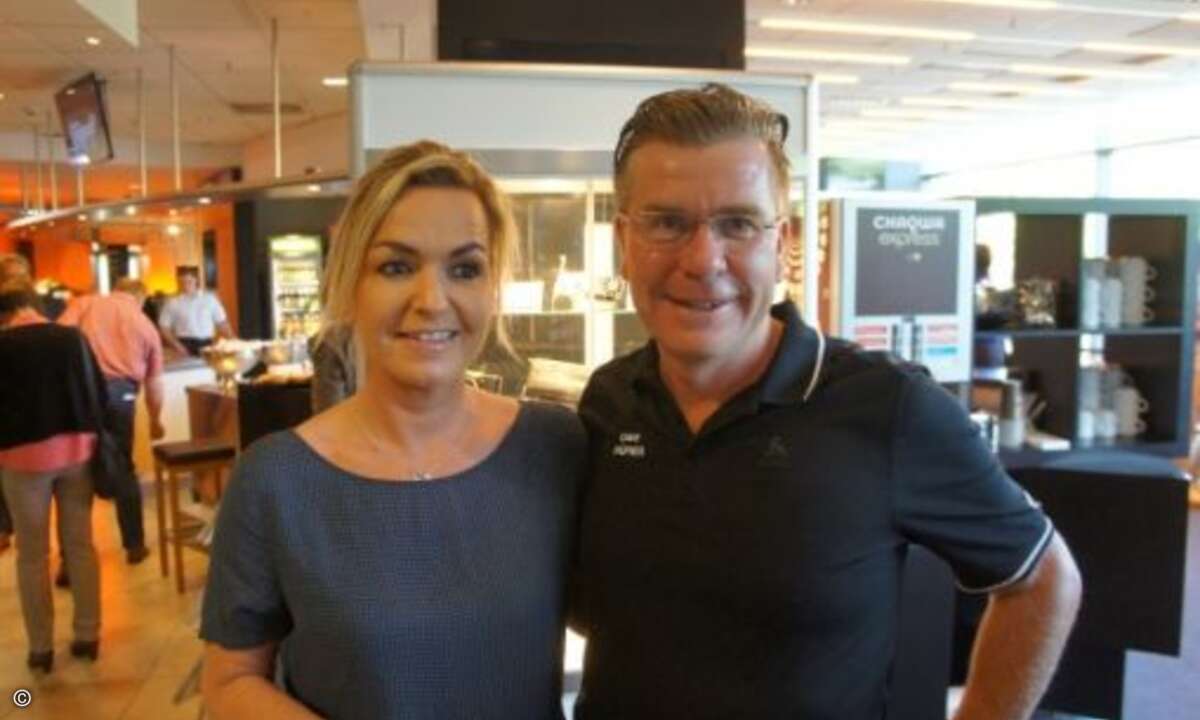 Carolin Schlüter von CRN mit Uwe Hüfner (Bild: CRN)