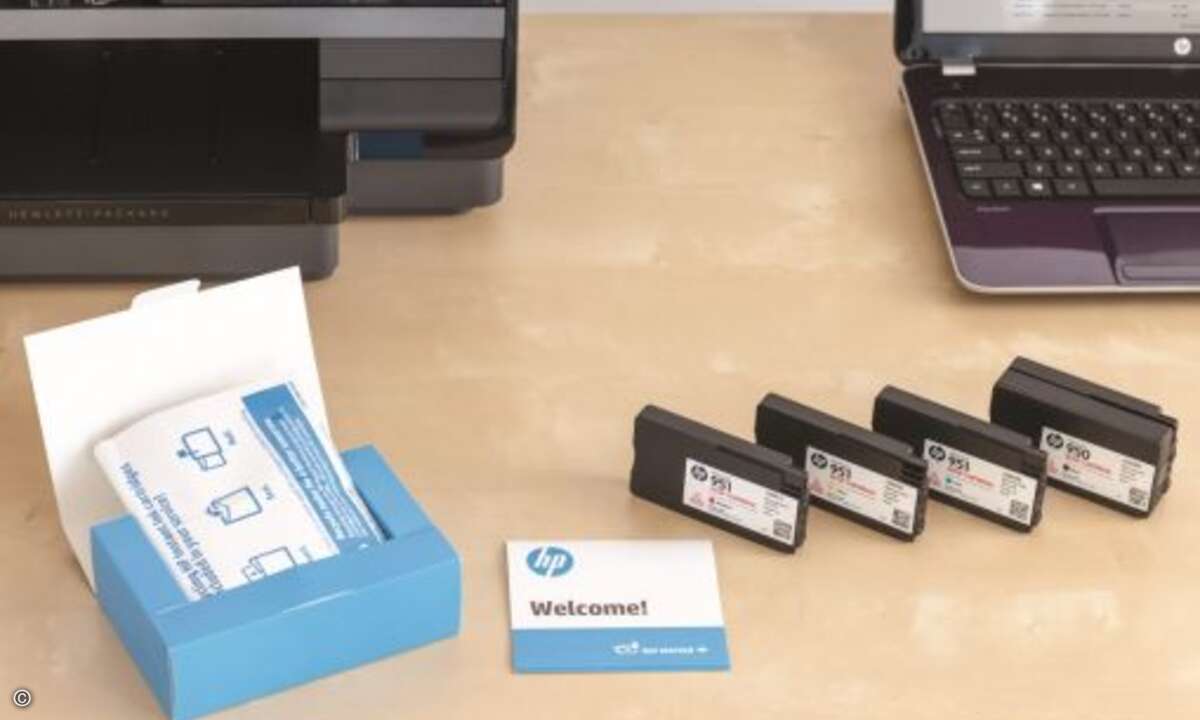 Der Rückumschlag für die leeren Tintenpartonen wird mitgeliefert (Bild: HP)