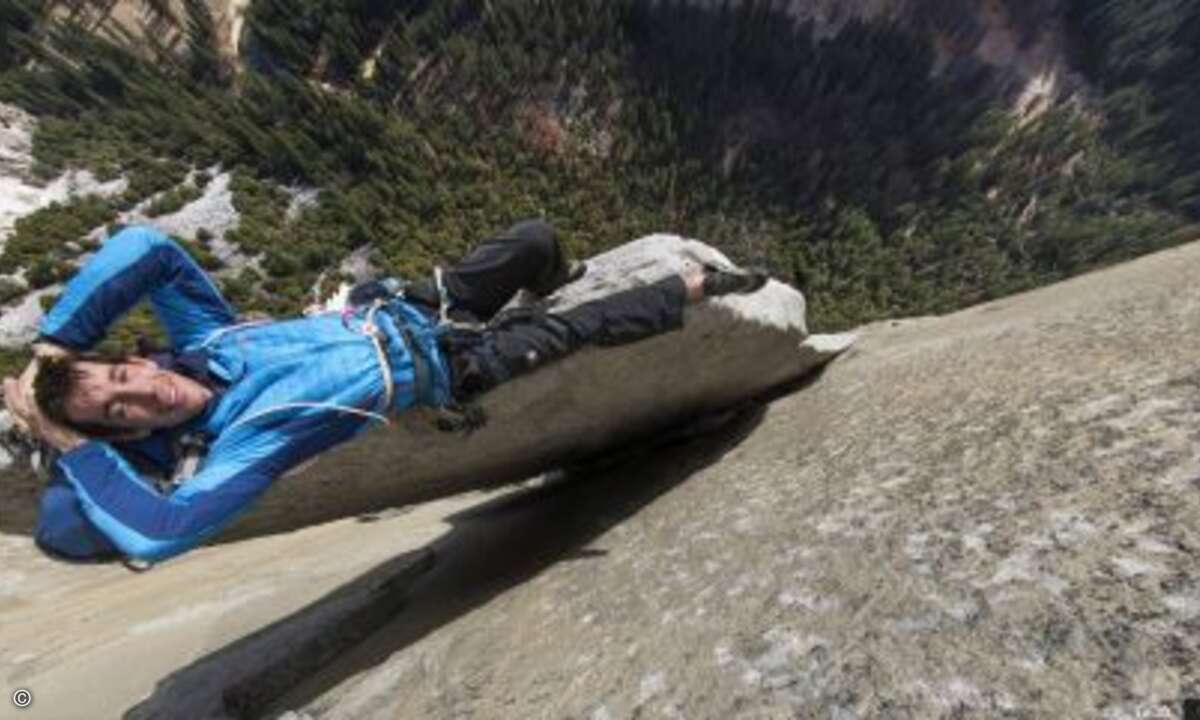 Wohl dem, der selbst hier noch ein lauschiges Plätzchen für eine kleine Pause findet (Foto: Google Street View)