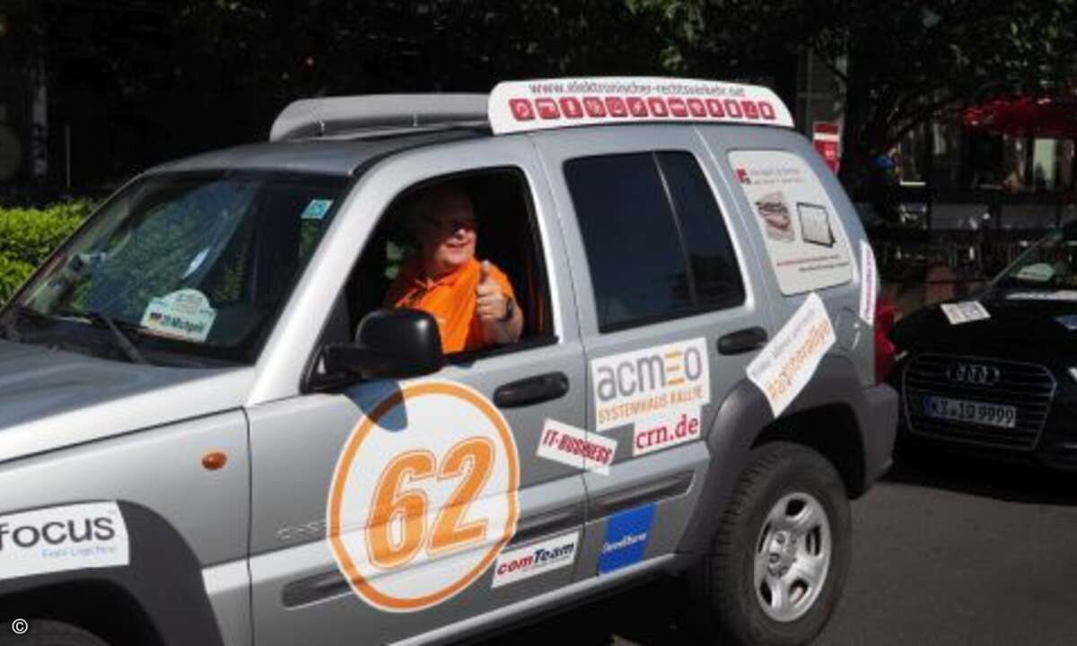 Am dritten Tag fuhr CRN wieder Mit Franz-Josef Michgehl vom Systemhaus Michgehl und Partner und dem extra für die Rallye angeschafften Jeep mit (Foto: CRN)
