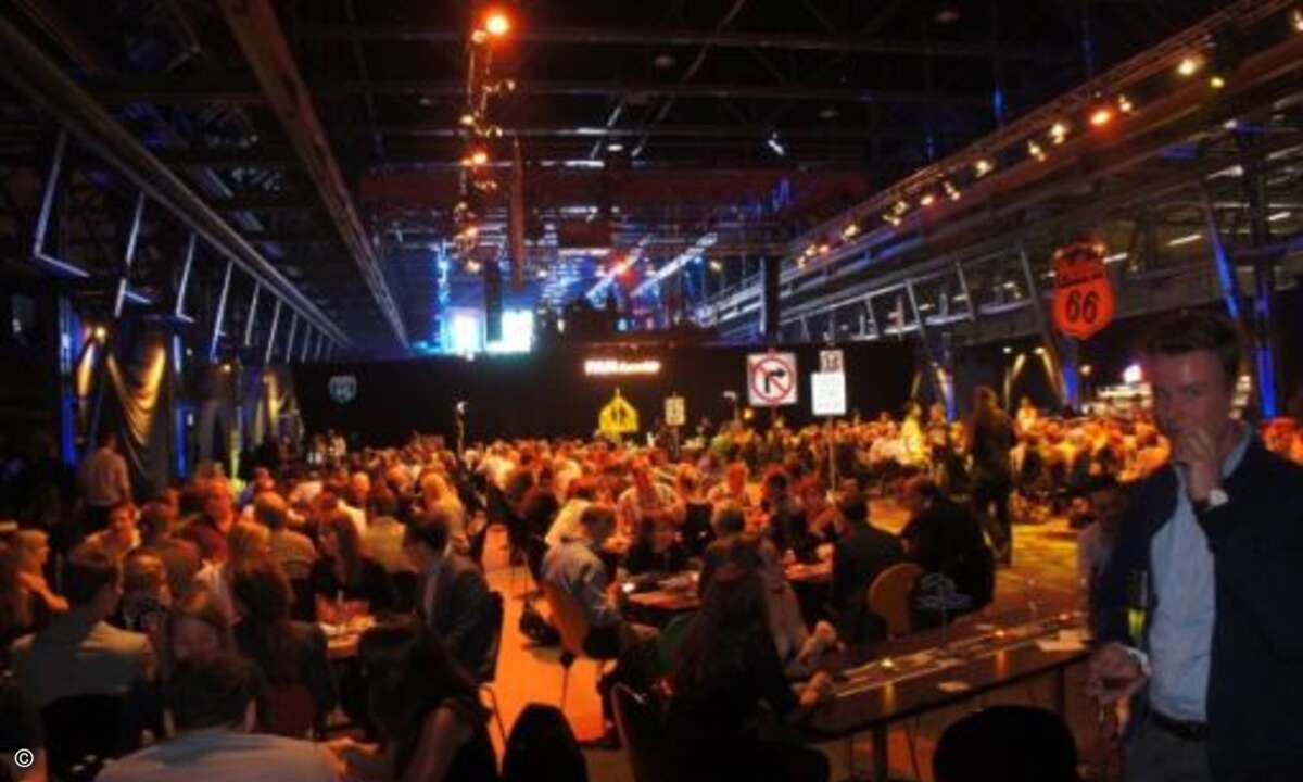 Auf der Party feierten die vielen Gäste bis spät in die Nacht (Bild: CRN)