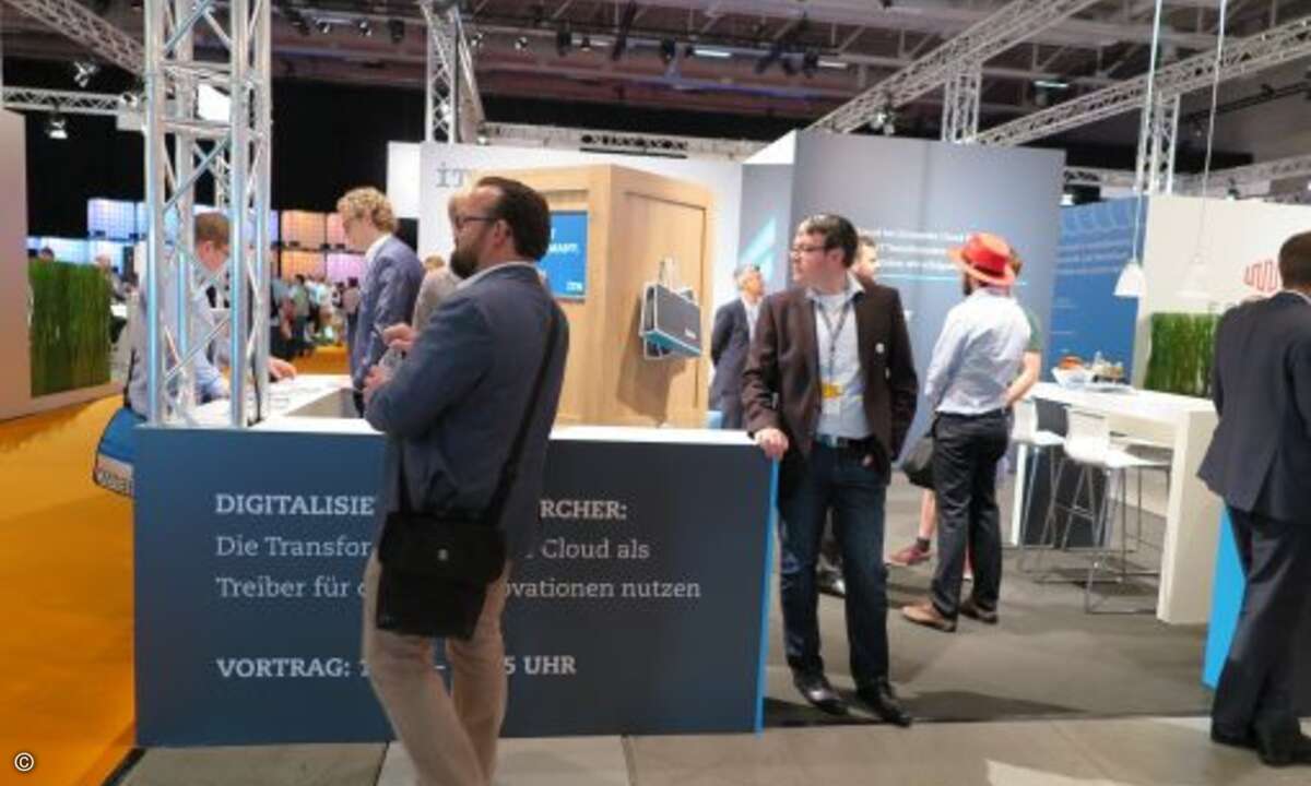 Auf der begleitenden Ausstellung hatten auch mehrere Dienstleister Stände aufgebaut. (Foto: CRN)