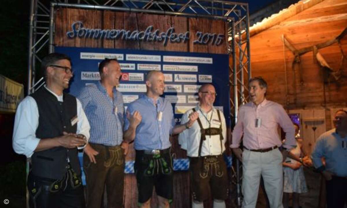 ... und die Jury durfte nach reichlichem Studium der tollen Trachtengewänder und ihrer nicht minder hübschen Trägerinnen ihr Ergebnis verkünden (Foto: CRN)