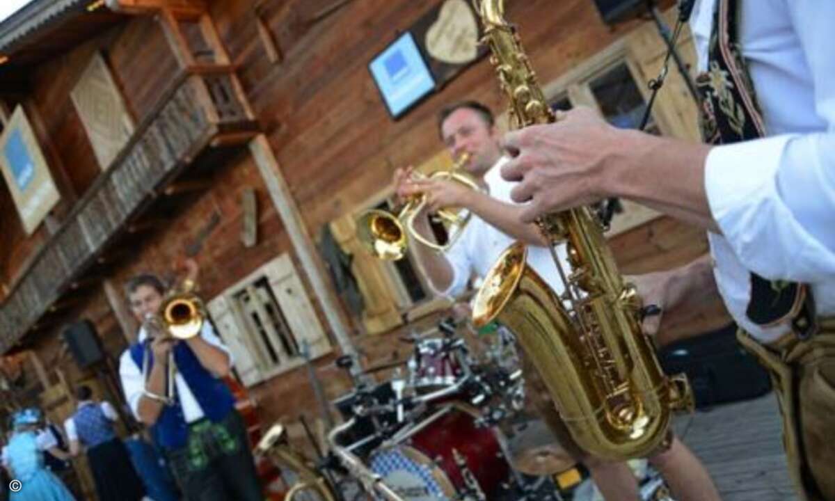 Blechbläser sorgten für musikalische Untermalung