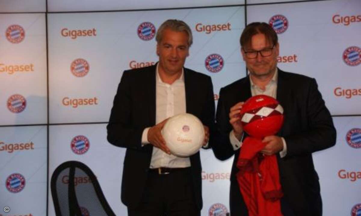 Jörg Wacker mit Gigaset-CEO Charles Fränkl (Foto: CRN)