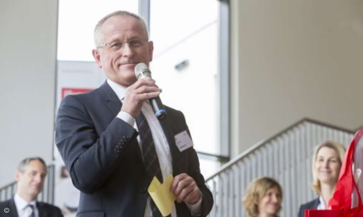 Fujitsus Channelchef Jörg Brünig lässt es sich auf allen Regionaltagen nicht nehmen, die Gäste zu begrüßen (Bild: Fujitsu)