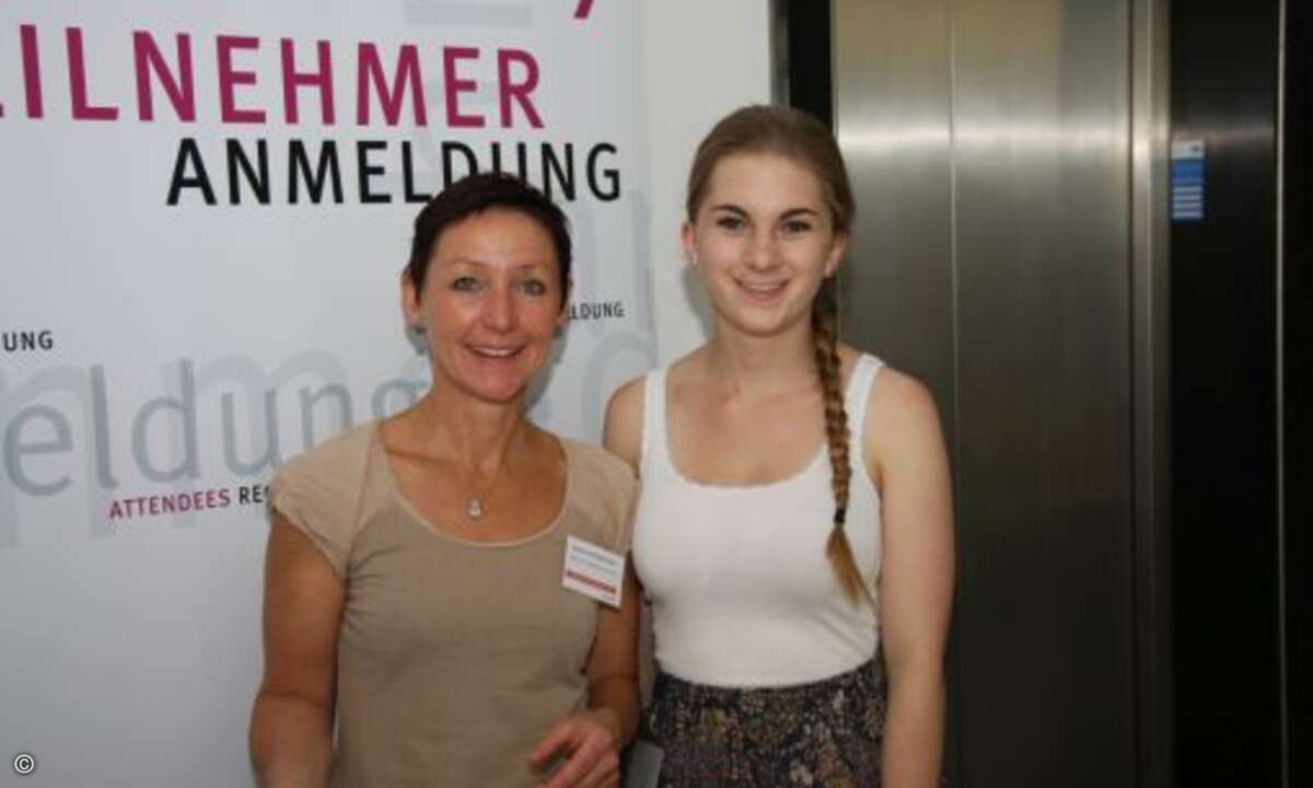 Die Damen von der Akkreditierung waren entzückend wie immer (Foto: CRN)