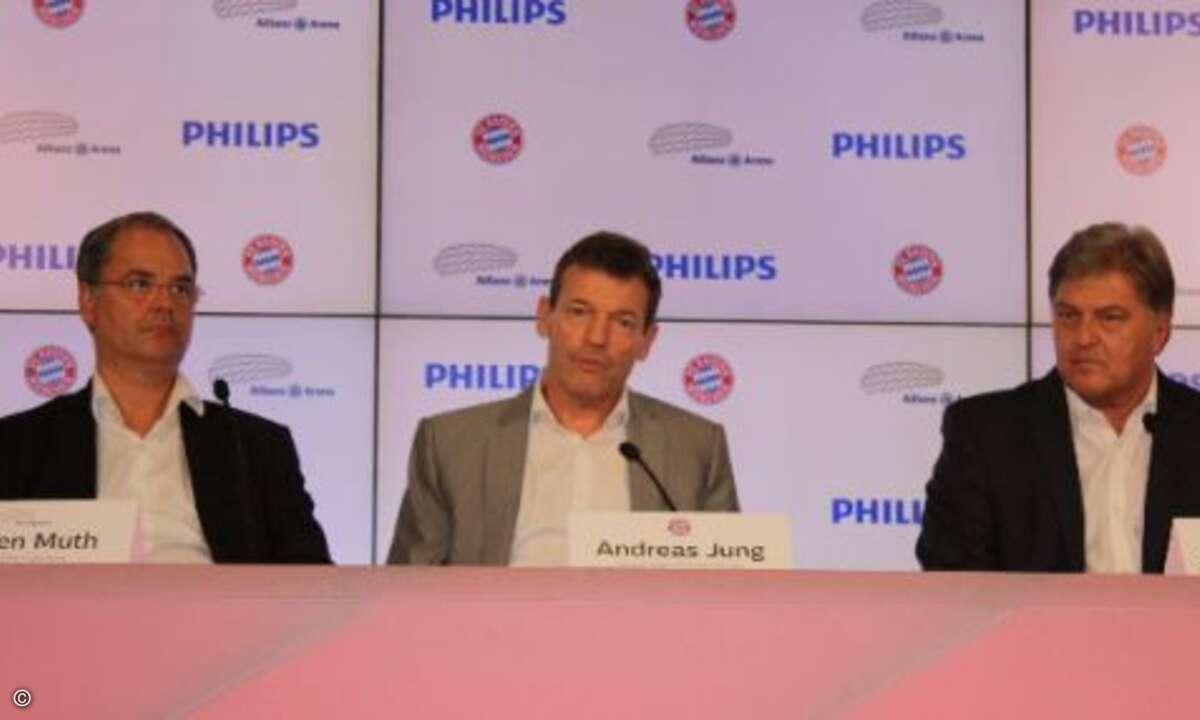 Ebenfalls anwesend bei der offiziellen Pressekonferenz waren Bayern Marketing-Vorstand Andreas Jung und Allianz-Arena-Geschäftsführer Jürgen Muth. (Foto: elektroniknet.de)