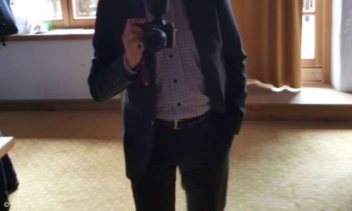 Hier greift der Chef noch persönlich zur Kamera: DACH Country Manager Klaus Jetter auf Foto-Mission (Foto: F-Secure)