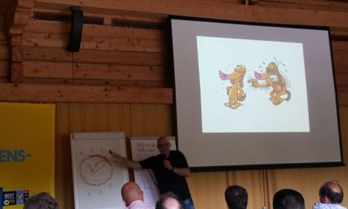 Zum Abschluss des Events erklärt Motivationsexperte Stefan Frädrich wie der Innere Schweinehund überwunden wird (Foto: F-Secure)