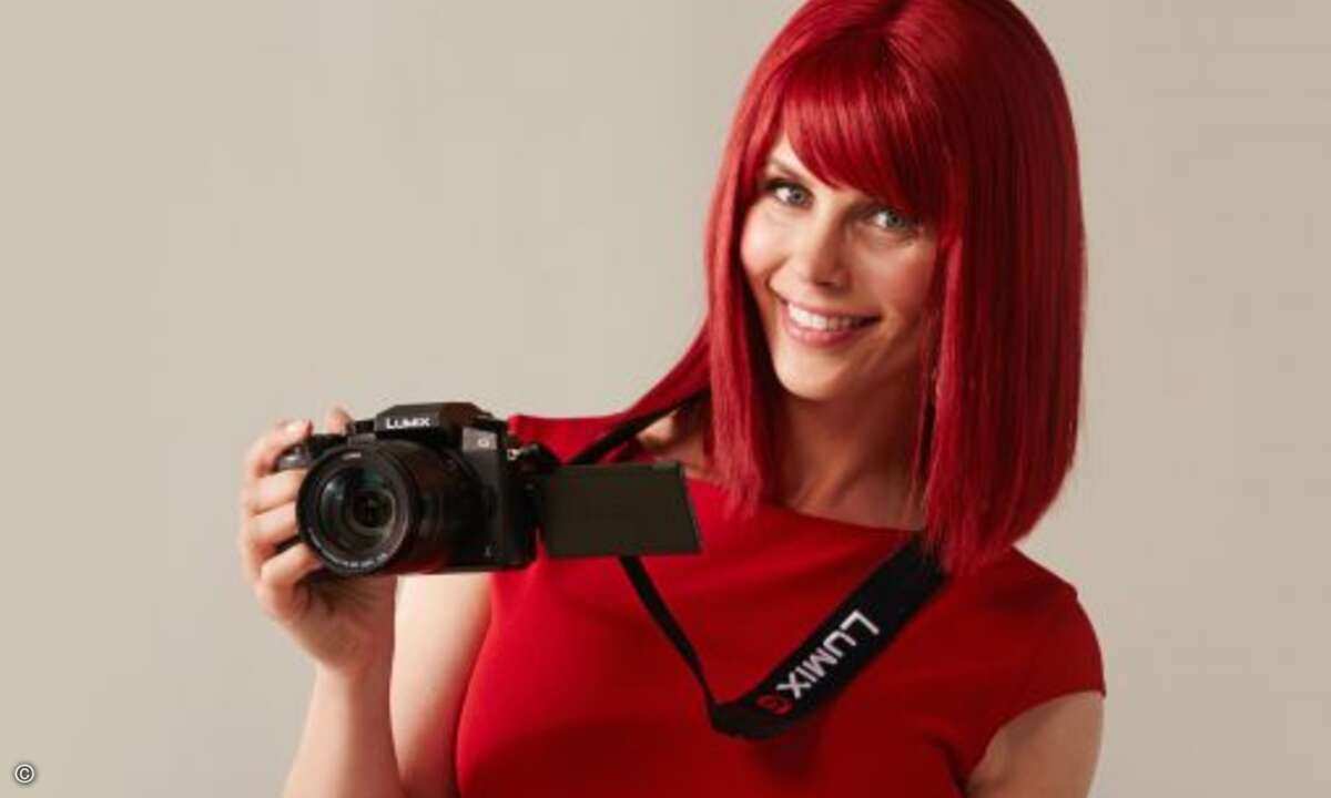 Für gestochen scharfe Bilder von der neuen Frisur empfiehlt Miss IFA die Panasonic Spiegelreflexkamera Lumix DMC G70 (Foto: Messe Berlin)