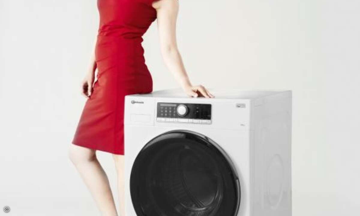 Zuhause startet die Bauknecht PremiumCare Waschmaschine inzwischen per Timer automatisch die nächste Wäsche Foto: Messe Berlin)