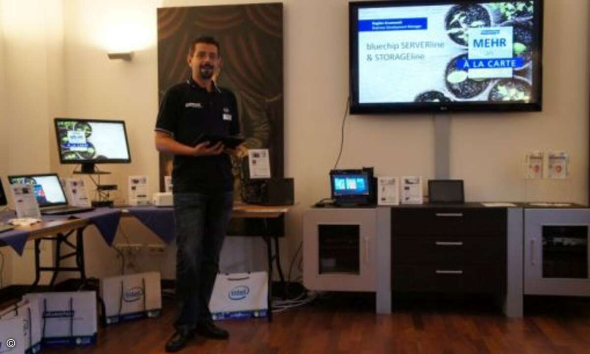 Bogdan Kruszewski von Bluechip stellt das neue Consulting Team für Server, Storage & Cloud vor (Foto: CRN)