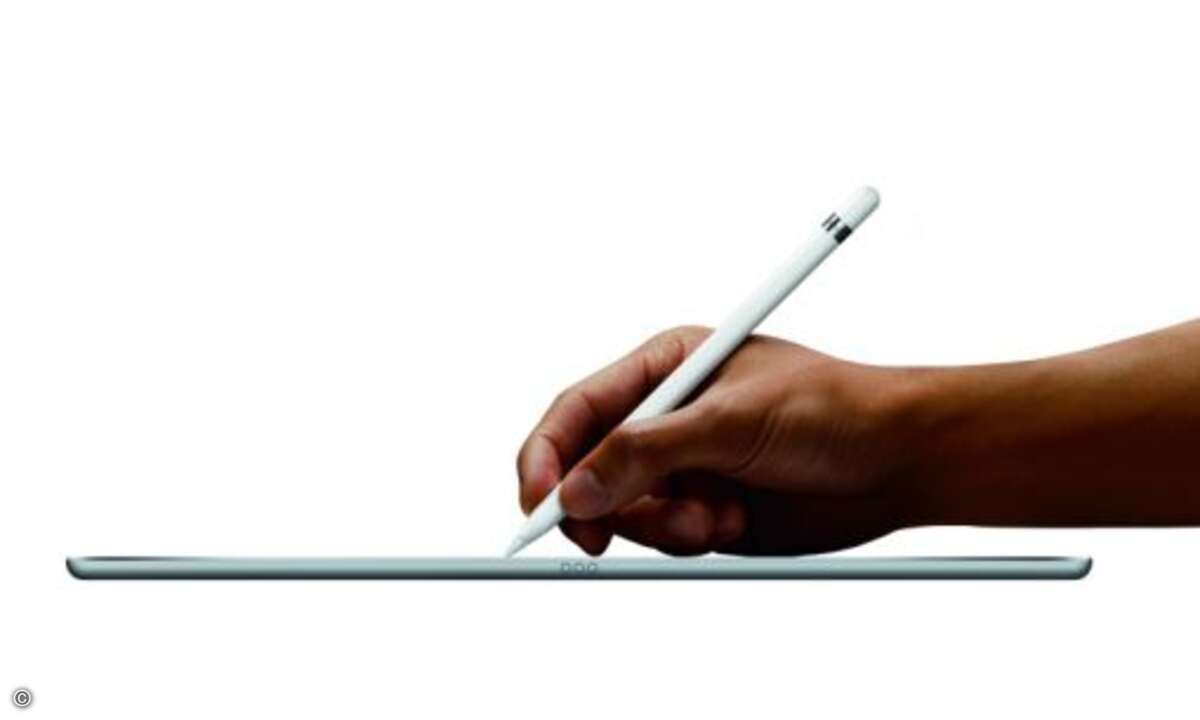 Neben einer ansteckbaren Tastatur gibt es für das iPad Pro auch einen Apple Pencil genannten Eingabestift (Foto: Apple)