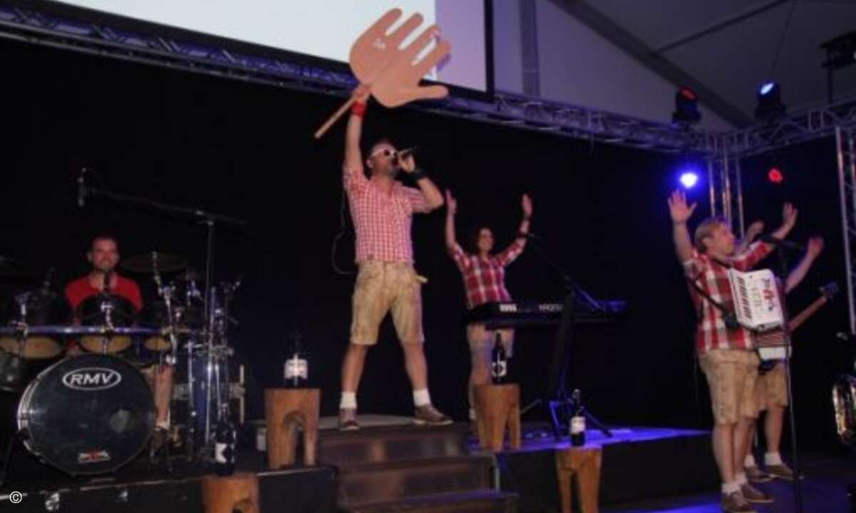 Bis die Gaudiband Tollhaus loslegte