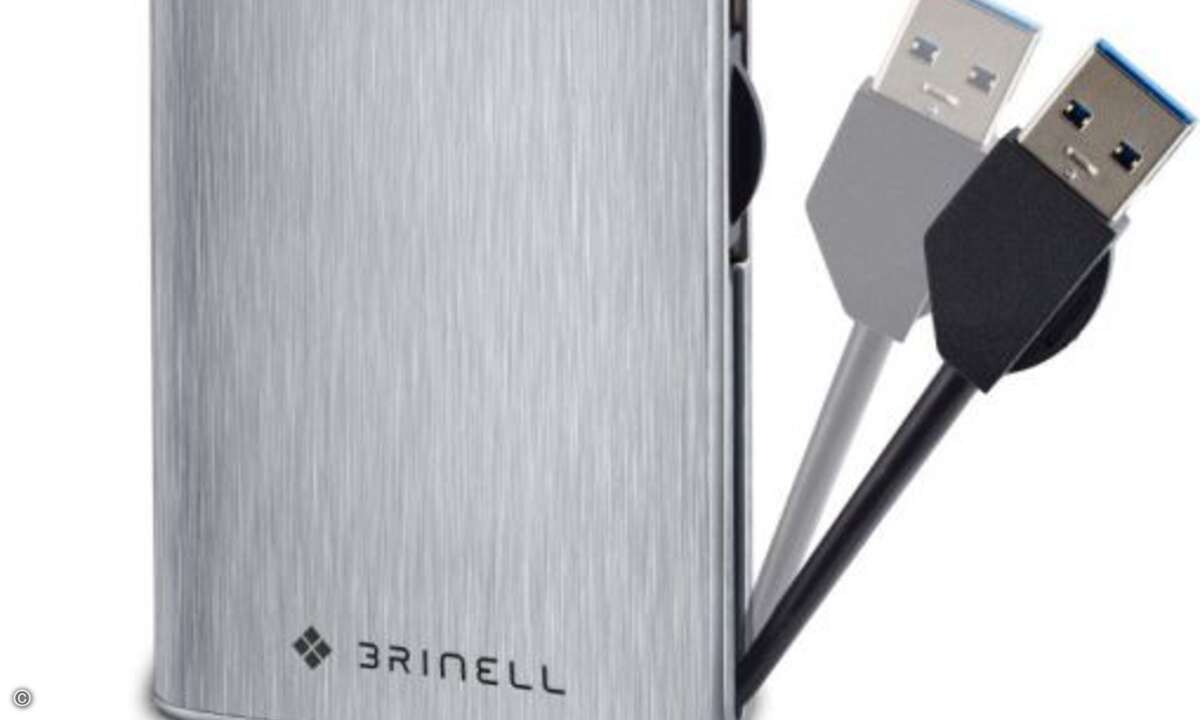 ... oder auch Edelstahl. Das USB 3.0-Kabel ist bereits in das stabile Gehäuse integriert. (Foto: brinell)