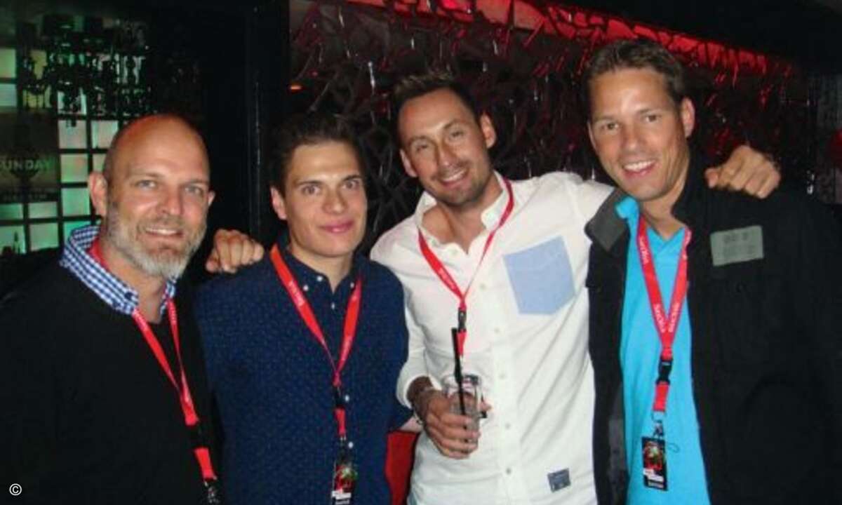Michael Lang, Andrew Roth (beide Ingram Micro), Christian Berwing (Saturn) und Stefan Peick (Rapoo) starten in die Nacht (Foto: CRN)