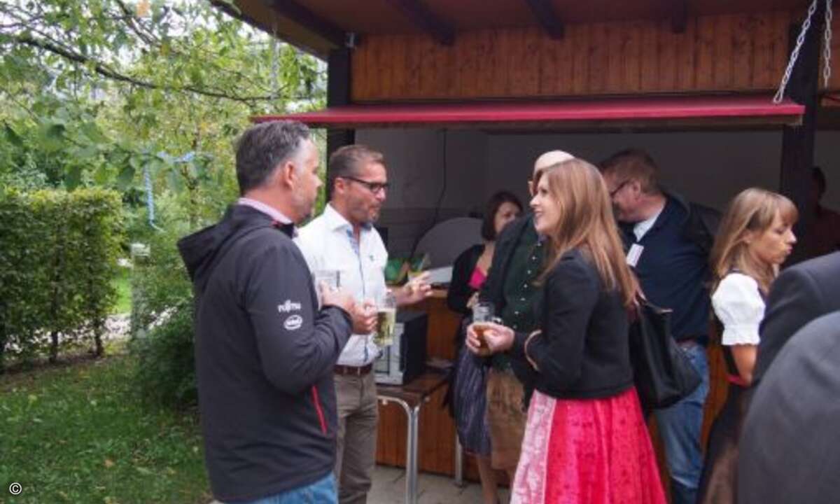 Sandra Huber (CRN) im Gespräch mit den Fujitsujanern (Foto: CRN)